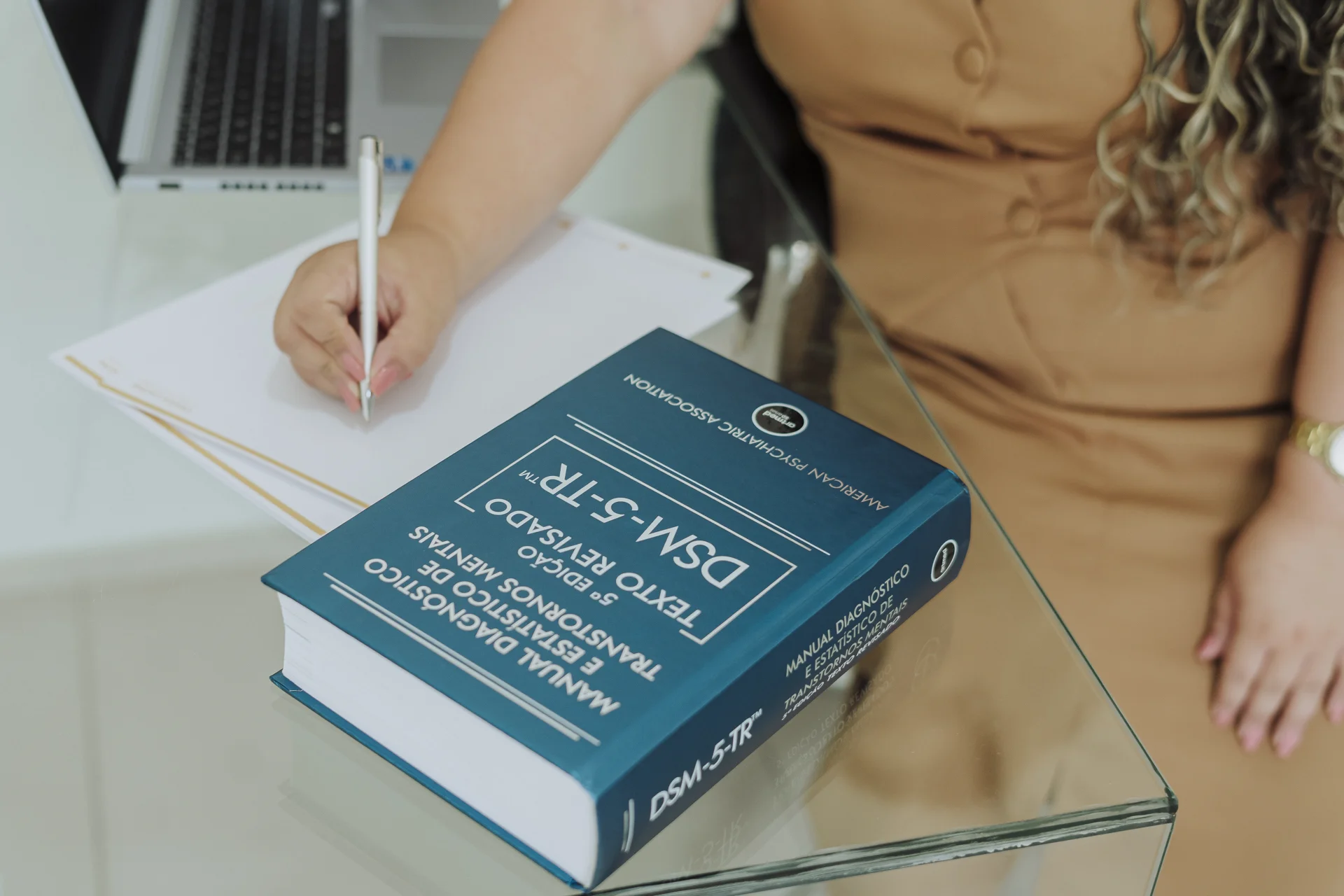 Antonia Moreira – Terapia Cognitivo-Comportamental